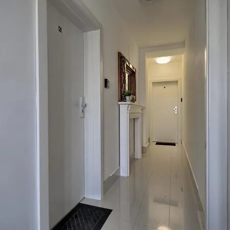 아파트 Na Powislu Superapart Tamka 7 *