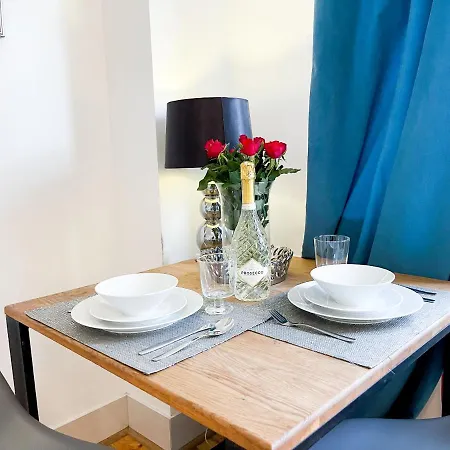 Superapart Tamka Ministudio, Family Friendly Abode Апартаменты Варшава